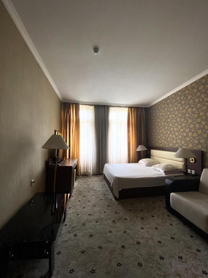Hotel Empire Kutaisi Luaran gambar