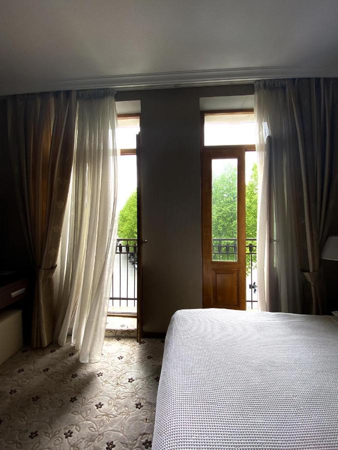 Hotel Empire Kutaisi Luaran gambar